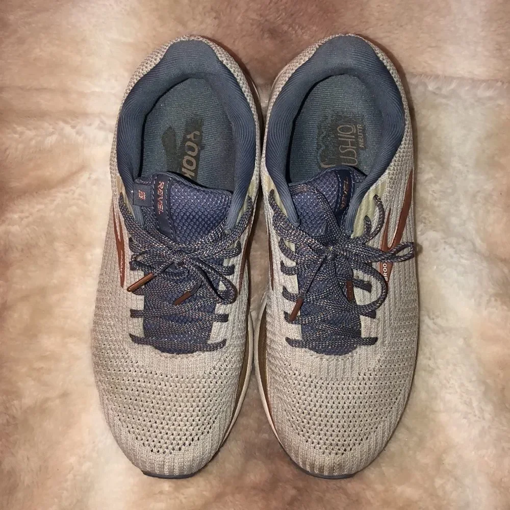 Brooks 8.5 Revel 3 Light Green Rose Gold Metallic Running Sneakers